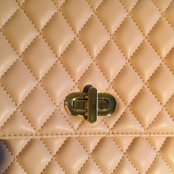 Quilted Chain Bag - Picture 4 of 8